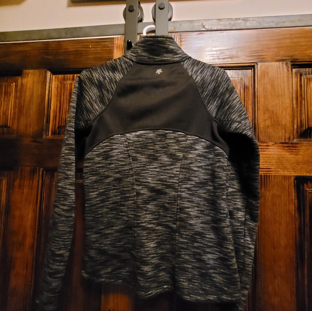 Athletic top - Picture 2 of 3